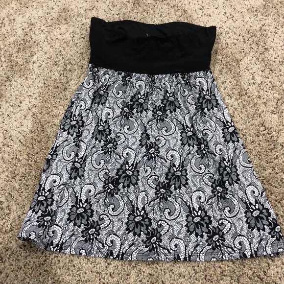 Lace design strapless dress - Picture 2 of 2